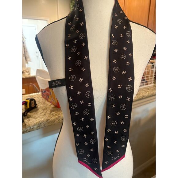 CHANEL Camellia Motif Reversible Scarf Black Pink Luxury Bandana with Box - Picture 5 of 6